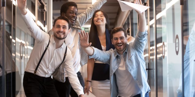 Esos recuerdos no se archivan, se sedimentan. Y en conjunto determinan si esa persona recomienda la organización a otros, si entrega su mejor energía en el trabajo o si simplemente espera una oferta mejor.