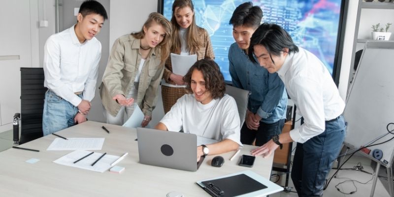 Las escuelas que demuestran empleabilidad fuerte atraen más candidatos talentosos.
