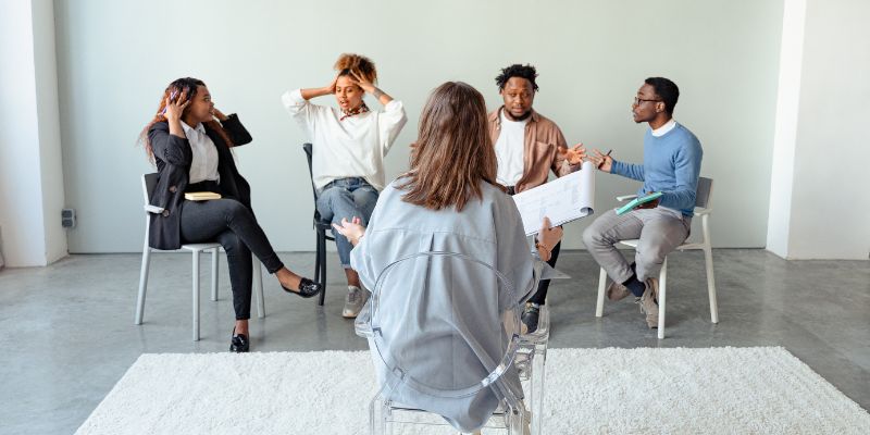 Hoy mas de 40.000 personas han transitado por ese proceso, incluyendo más de 10.000 participantes en programas del IESE Business School, donde la herramienta ha optimizado dinámicas de equipo y cultura de liderazgo con evidencia documentada.