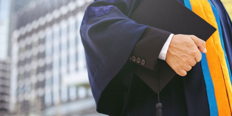 Los egresados de las universidades más prestigiosas tienen más posibilidades en el mercado laboral.